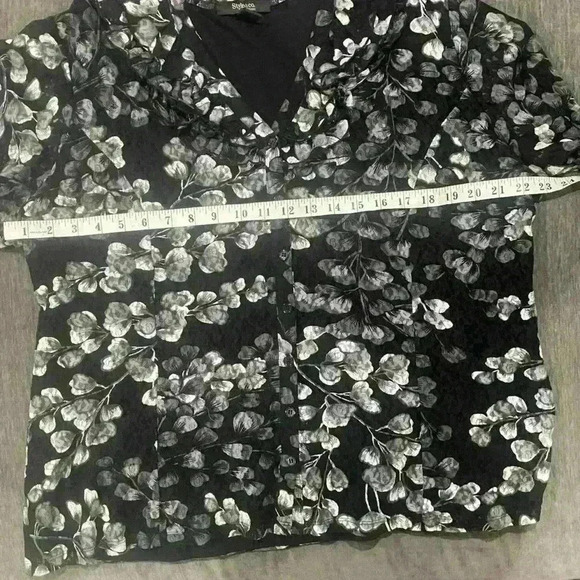 Style & Co. Floral Ruffle Floral Black and White Button-Front Blouse - Size 2X - Picture 5 of 7